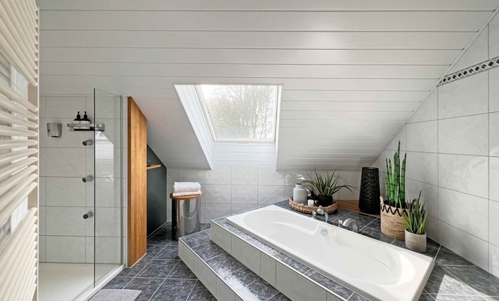 M023-2025_Badezimmer_Ansicht_2