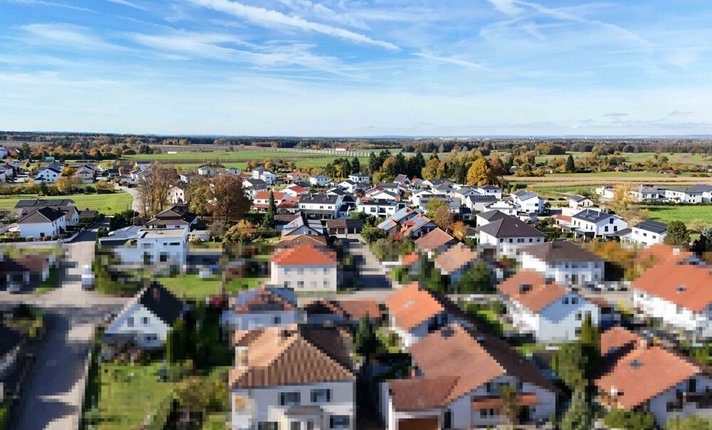 V020-2025_Drohnenblick_nach_Westen_pix