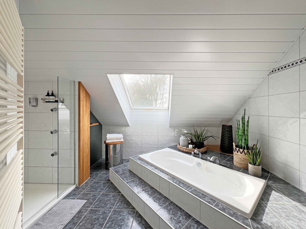 M023-2025_Badezimmer_Ansicht_2